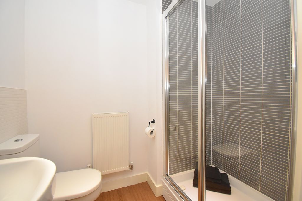 En-Suite- click for photo gallery